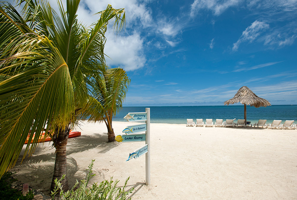 Turquoise Bay Roatan Playa