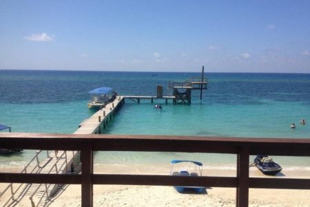 Fosters Roatan Muelle