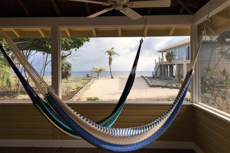 Coral Beach Utila Hamacas