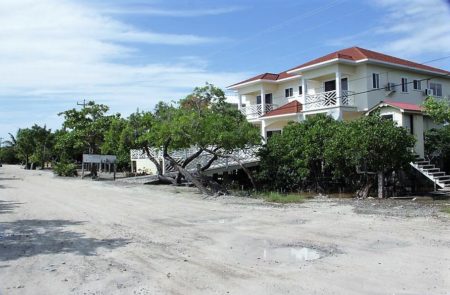 Oyster Bed Lagoon Utila Instalaciones